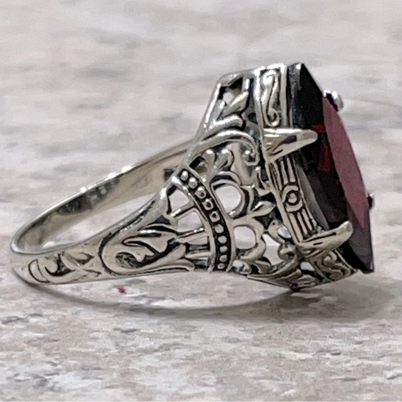 Marquis Shape Semi-precious Red Garnet Gemstone 925 Sterling Silver Ring - Picture 5 of 8